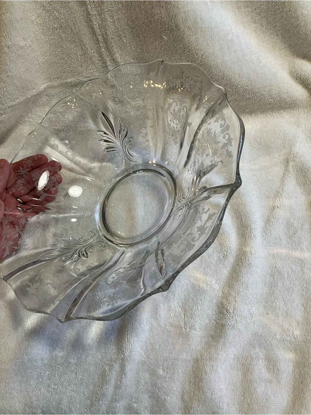 VTG Fostoria Glass Company serving bowl Baroque shape, Chintz floral etching